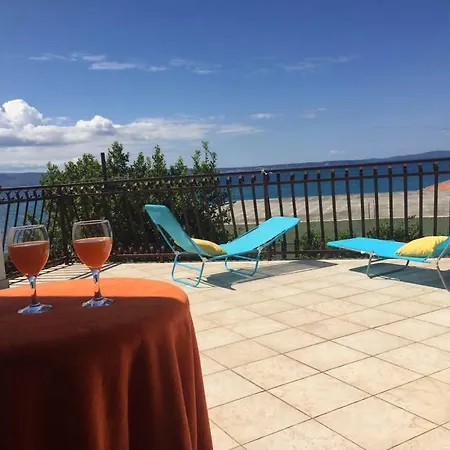 Apartment Big 4-bedroom Perica, Podstrana
